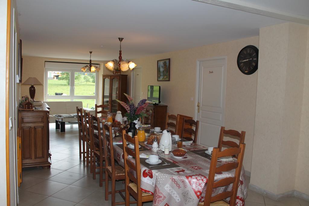 Chambres Et Table D'Hotes La Trottelee Bellefontaine  Exterior photo